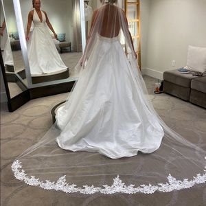 Toni Federici Ivory Wedding Veil with Lace